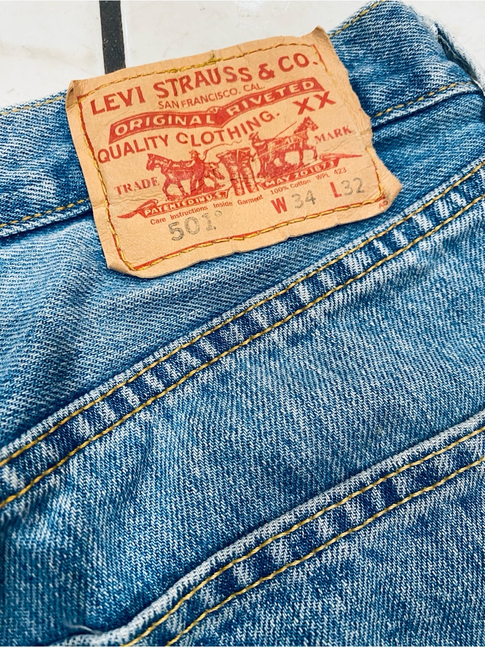 Levi's 501 Men's Light Blue Denim Jeans - 👖 Relaxed Fit Vintage